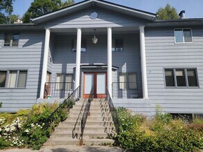 Building Photo - 401 W 16th Ave