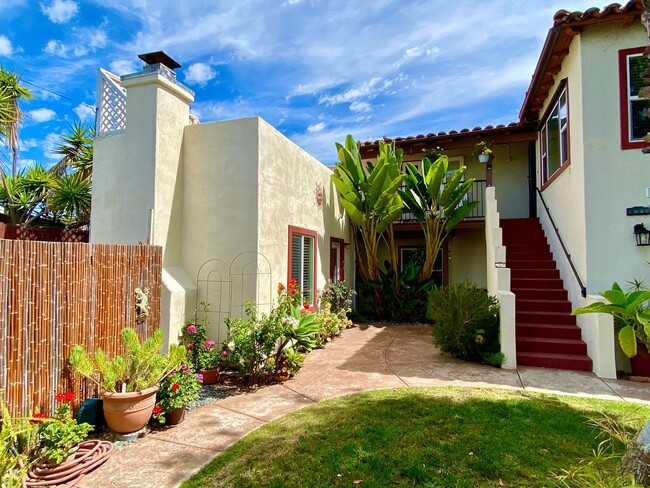 Building Photo - Beautiful 1 Bedroom Apartment w/Private Pa...
