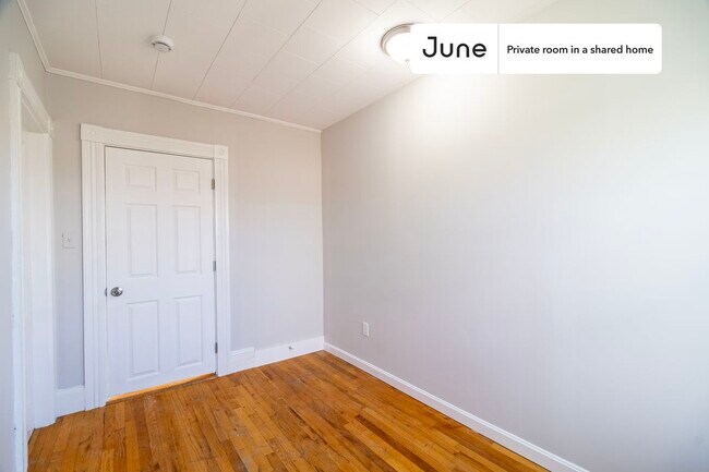 Foto del edificio - Room in Shared 4 bed/1 bath home