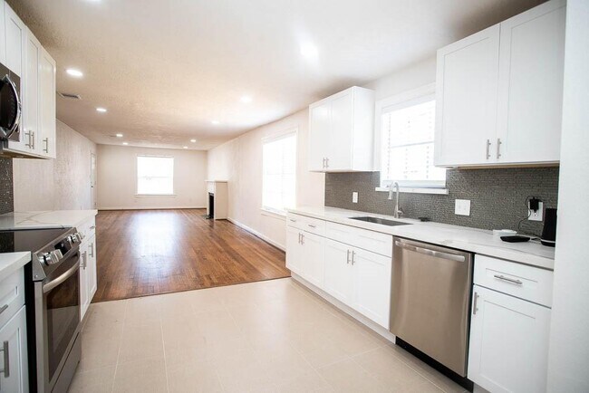 Building Photo - 5415 Palmer St