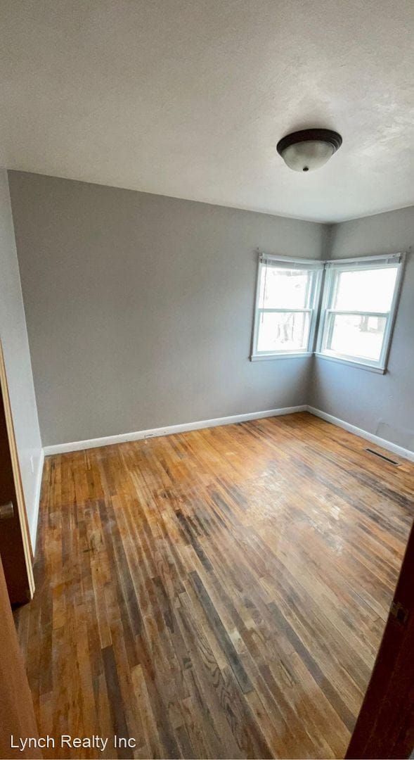 Building Photo - 2 br, 1 bath House - 5 Friendly Circle