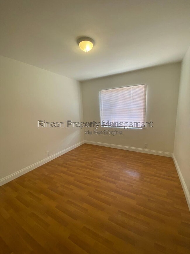 Foto del edificio - 451 S Olive St