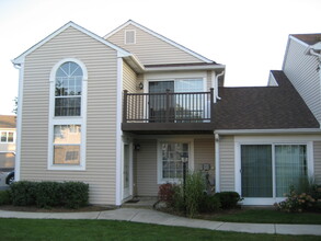 Building Photo - 294 Le Parc Cir