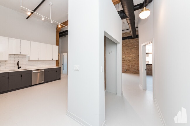 Foto del edificio - 213 N Racine Ave