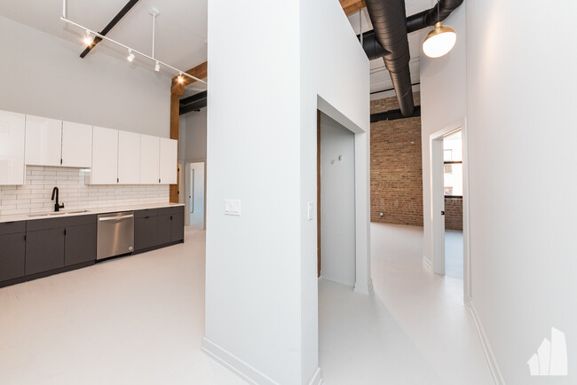 Building Photo - 213 N Racine Ave