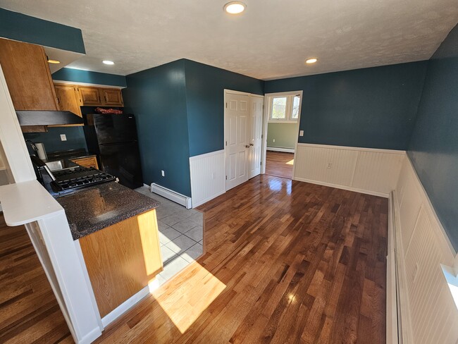 Building Photo - 307 Sunset Dr