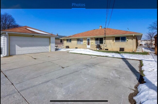 Building Photo - 2319 W Layton Ave