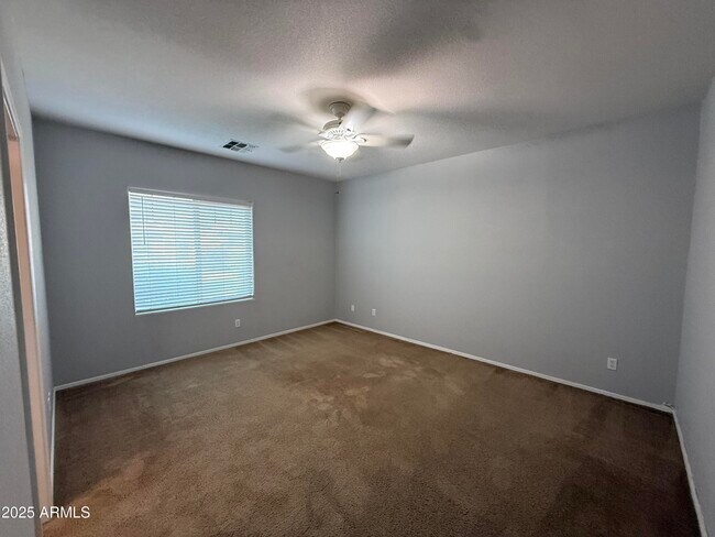 Foto del edificio - 885 E Cherry Hills Dr