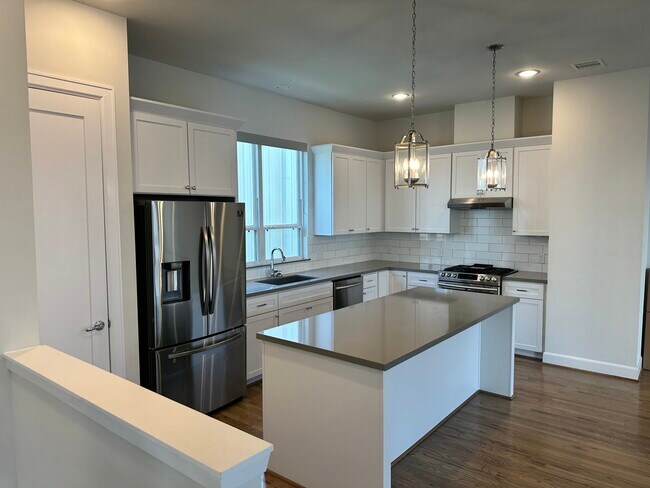 Building Photo - 6331 Timbergrove Gardens Ln