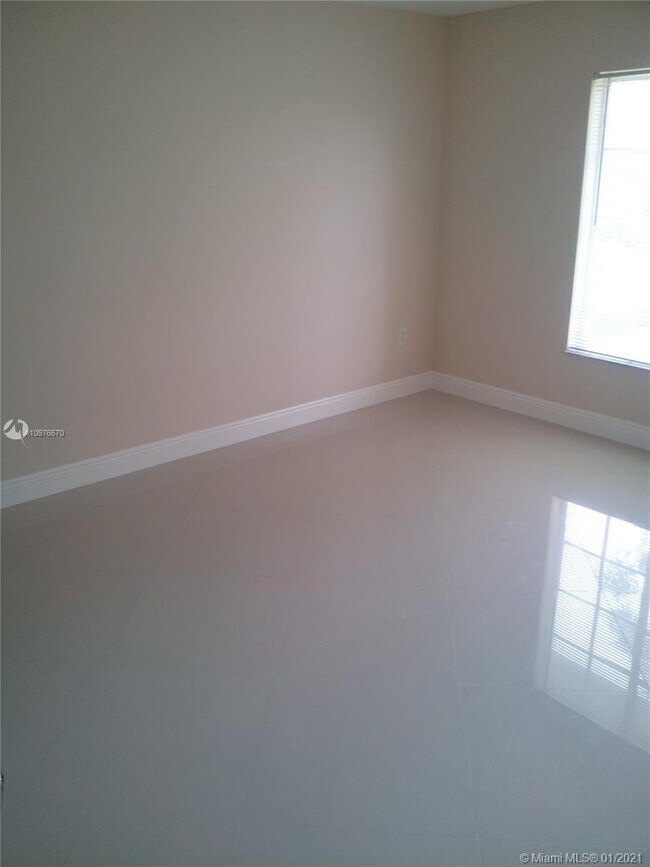 Foto del edificio - 5112 NW 79th Ave