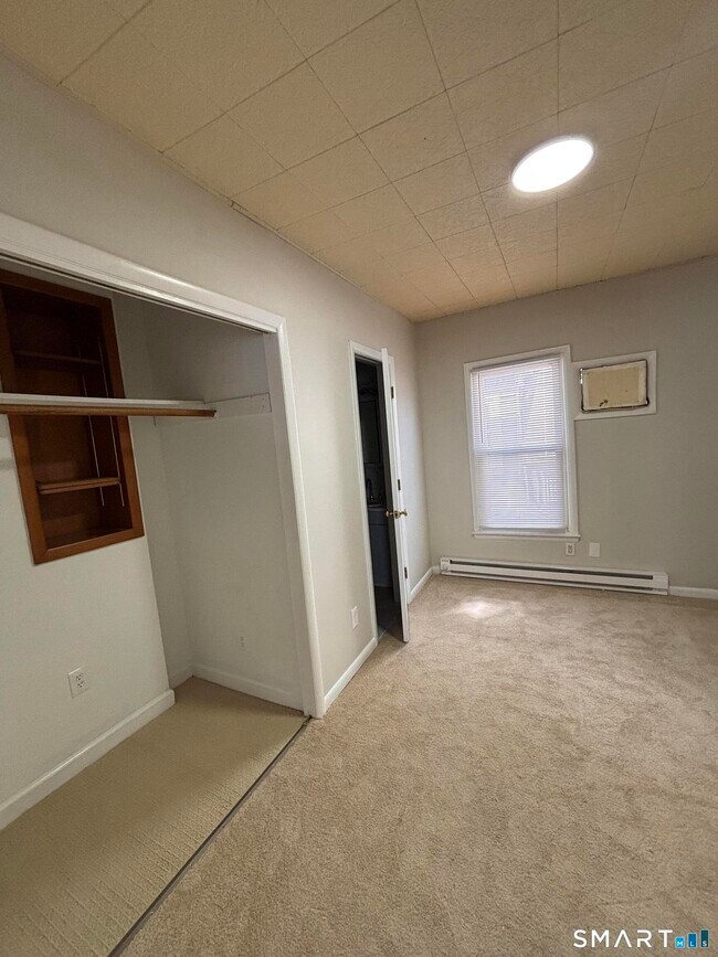 Building Photo - 37 Wakefield Ct