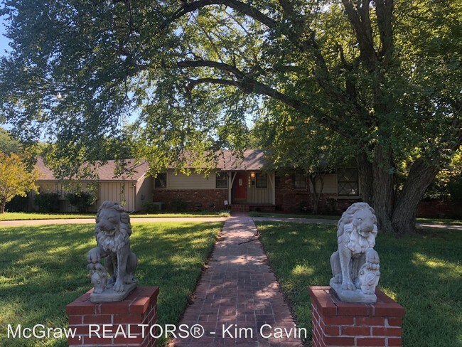 Building Photo - 3 br, 2 bath House - 4665 S Columbia Ave