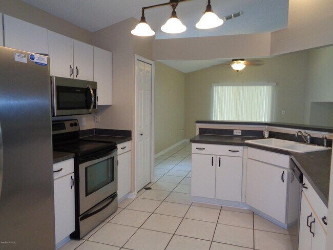 Building Photo - 2600 Alicia Ln