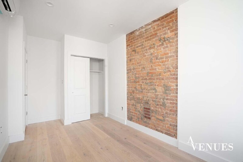 Foto del edificio - 970 Rogers Ave