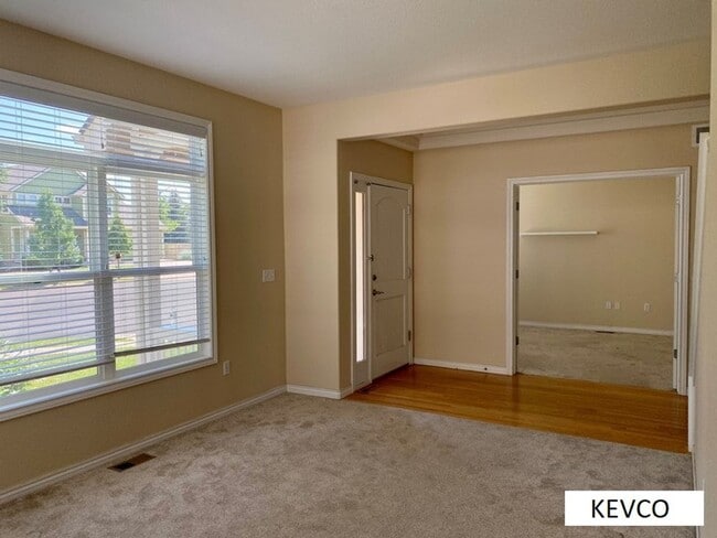 Foto del edificio - Amazing Three Bedroom Home With Office Space