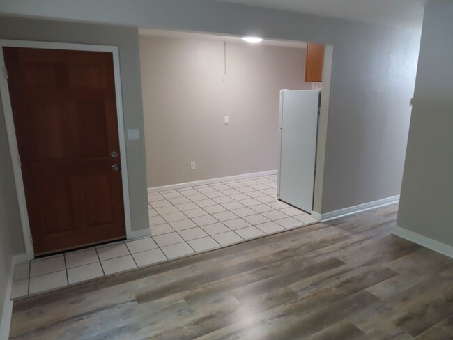 Building Photo - MADERA