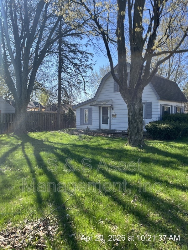 Photo - 300 E Everettdale Ave House