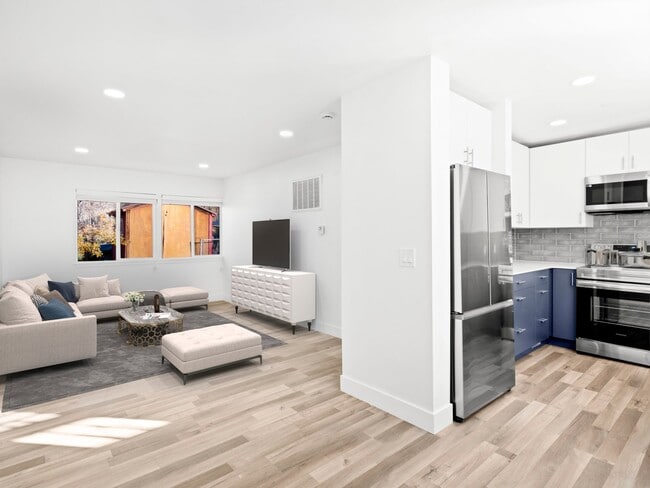 Photo - 26 W Girard Ave Apartment