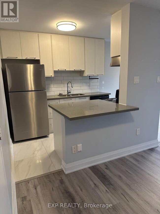 Building Photo - 579 Clare Ave