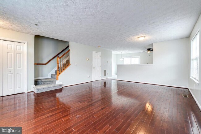 Building Photo - 10908 Henry Darnall Ct