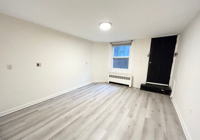 Building Photo - 77 Windsor St