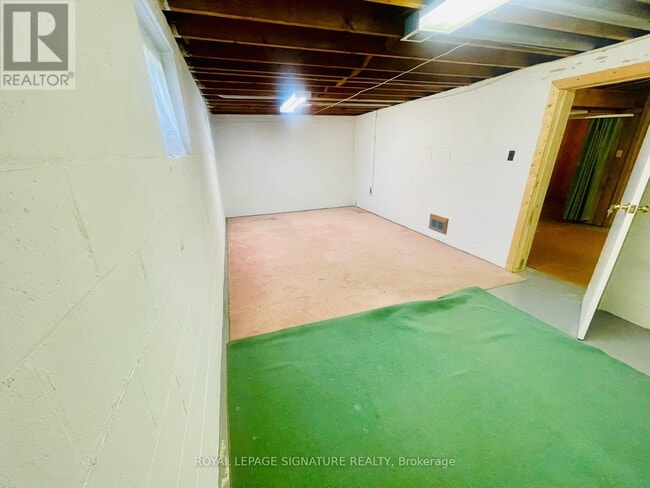 Building Photo - 7 Placid Rd