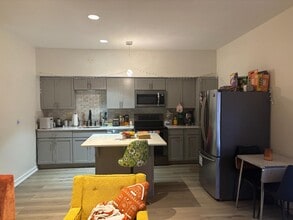 Building Photo - 111 E 6th St