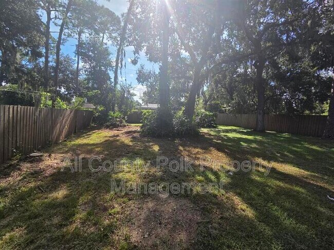 Foto del edificio - 709 Pineville Ln