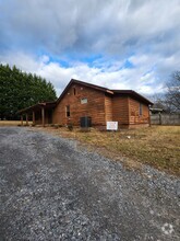 Building Photo - 14 Marigold St