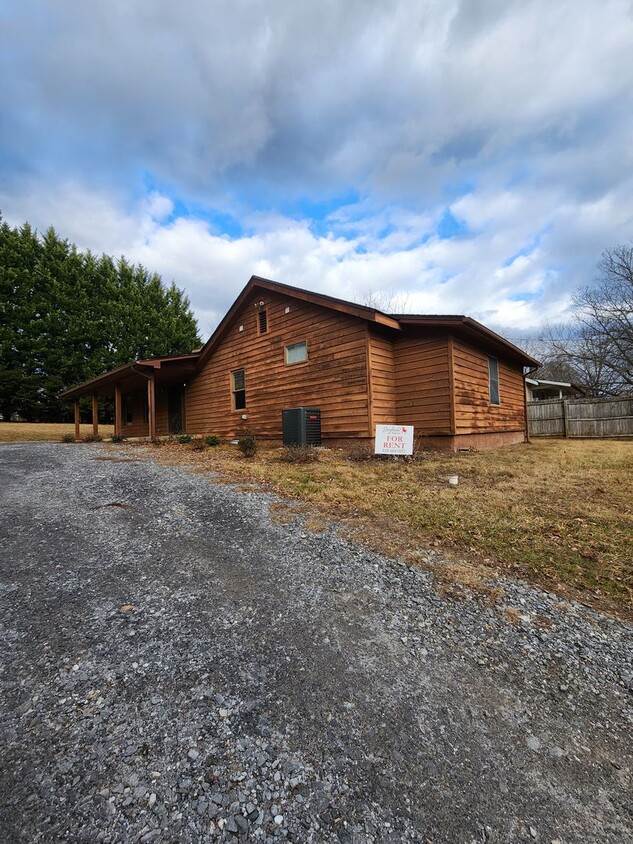 Primary Photo - Asheville Rental