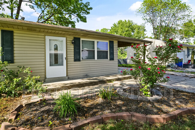 Building Photo - 3627 St Alban Dr