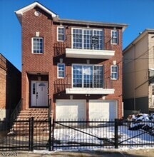 Building Photo - 138 Mt Pleasant Ave