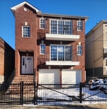 Building Photo - 138 Mt Pleasant Ave
