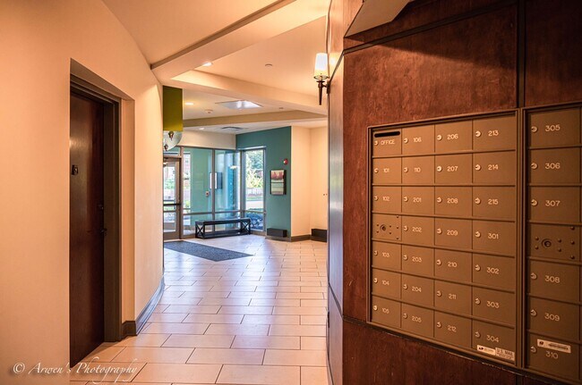 lobby/mailboxes - 16800 Van Aken Blvd