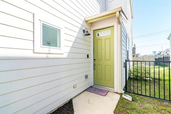 Building Photo - 7501 Travertine Spring Dr