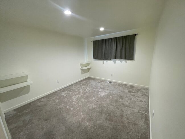 bedroom 2 - 2186 Evergreen Ave SE