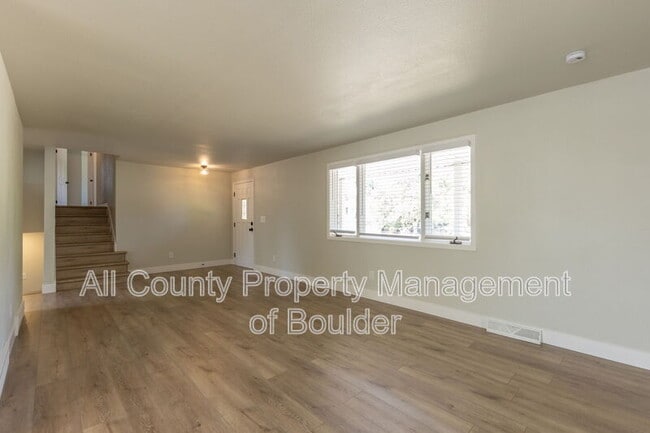 Foto del edificio - 4734 Essex Ct