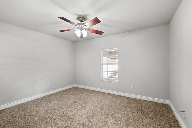 Building Photo - 6811 Housman