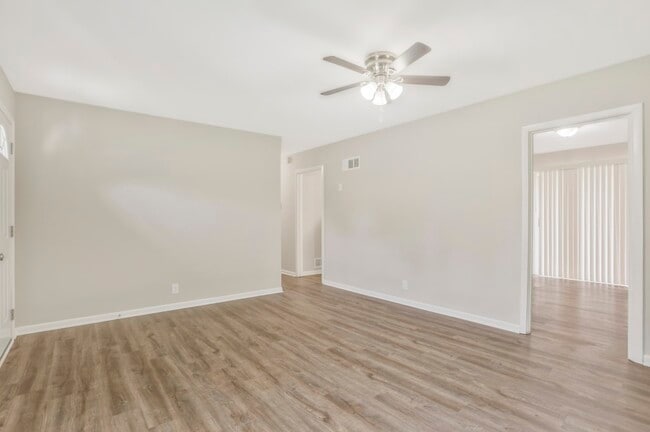 Building Photo - 567 San Pablo Dr
