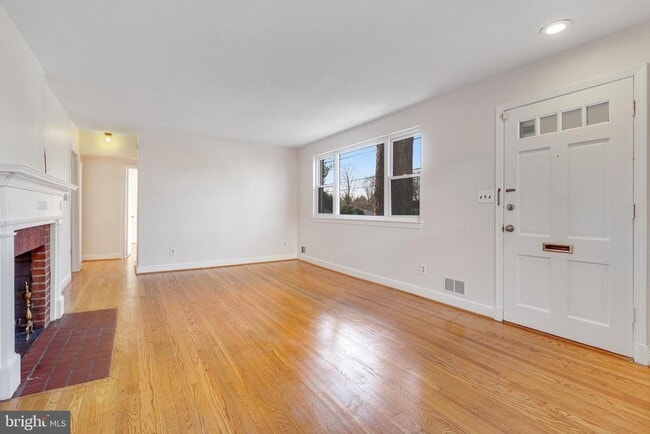 Foto del edificio - 10003 Portland Pl