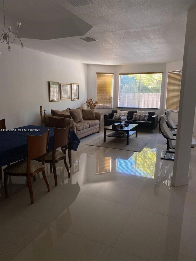 Building Photo - 7262 NW 113th Pl