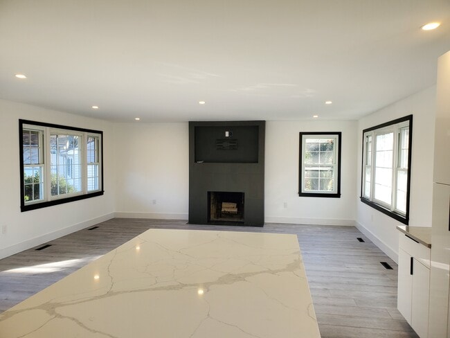 Building Photo - 1260 Dogwood Rd