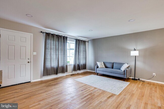 Foto del edificio - 9221 Snyder Ln