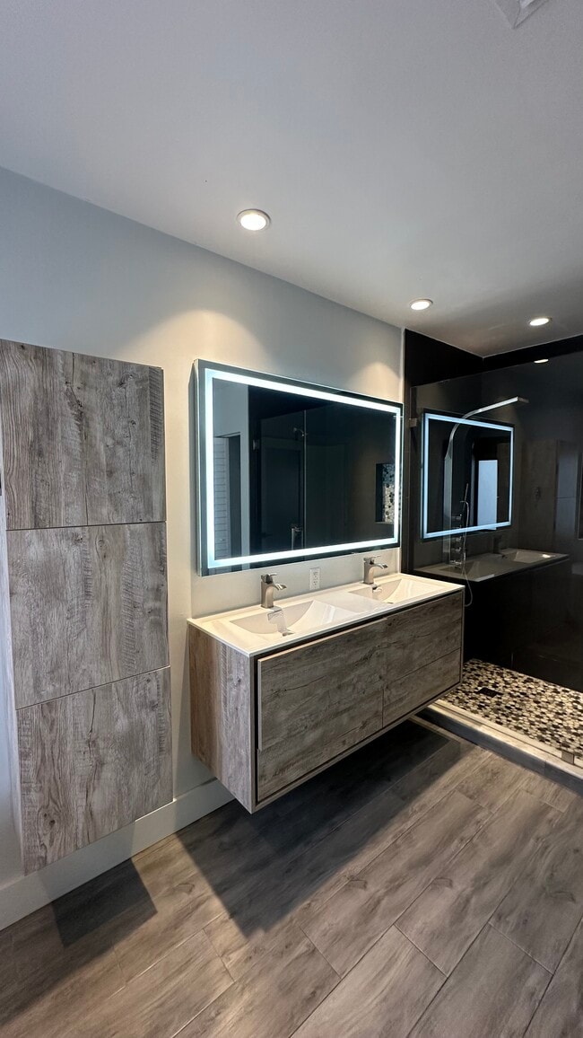 Building Photo - 11015 Tanya St