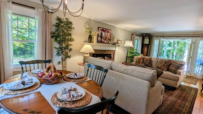 Building Photo - 123 Interlaken Rd