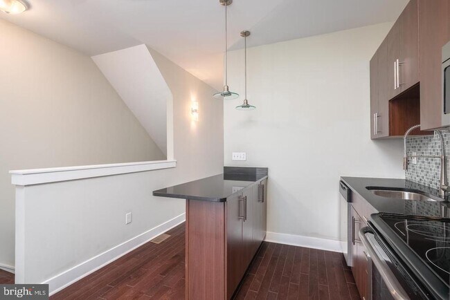 Foto del edificio - 2012 W Girard Ave