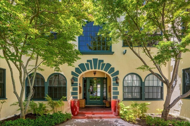 Foto del edificio - Bright & Updated Studio in Prime Palo Alto...