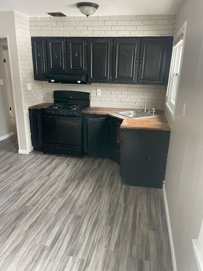 Foto del edificio - 3 Bedroom Ranch | Modern Updates & Natural Light