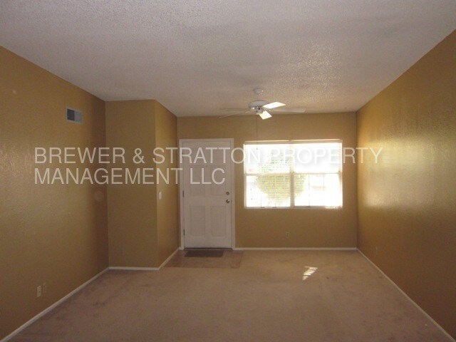 Foto del edificio - 2929 E Broadway Rd