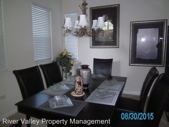 Building Photo - 4 br, 3.5 bath House - 2435 Burberry Way